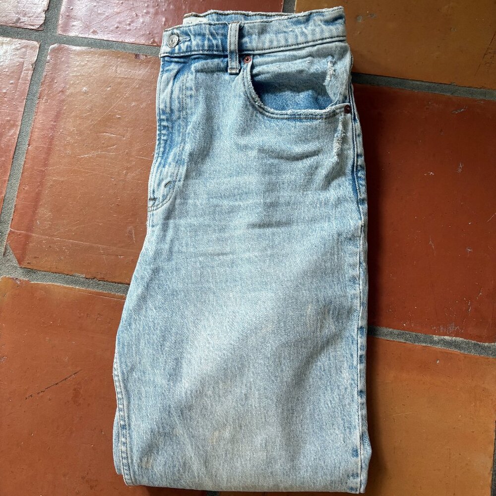 Abercrombie The 90's straight leg Ultra High Rise